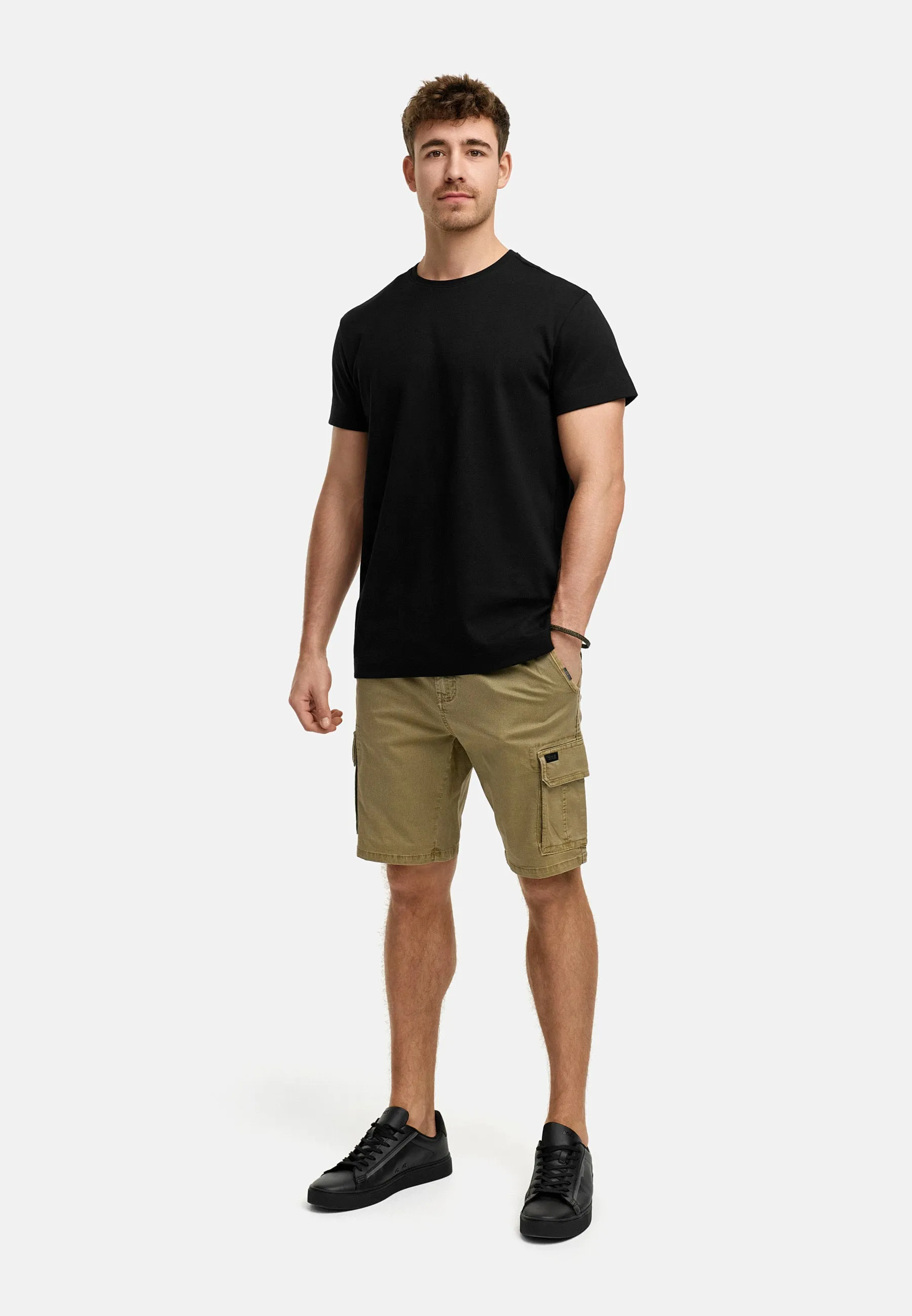 Shorts Cargo INKews