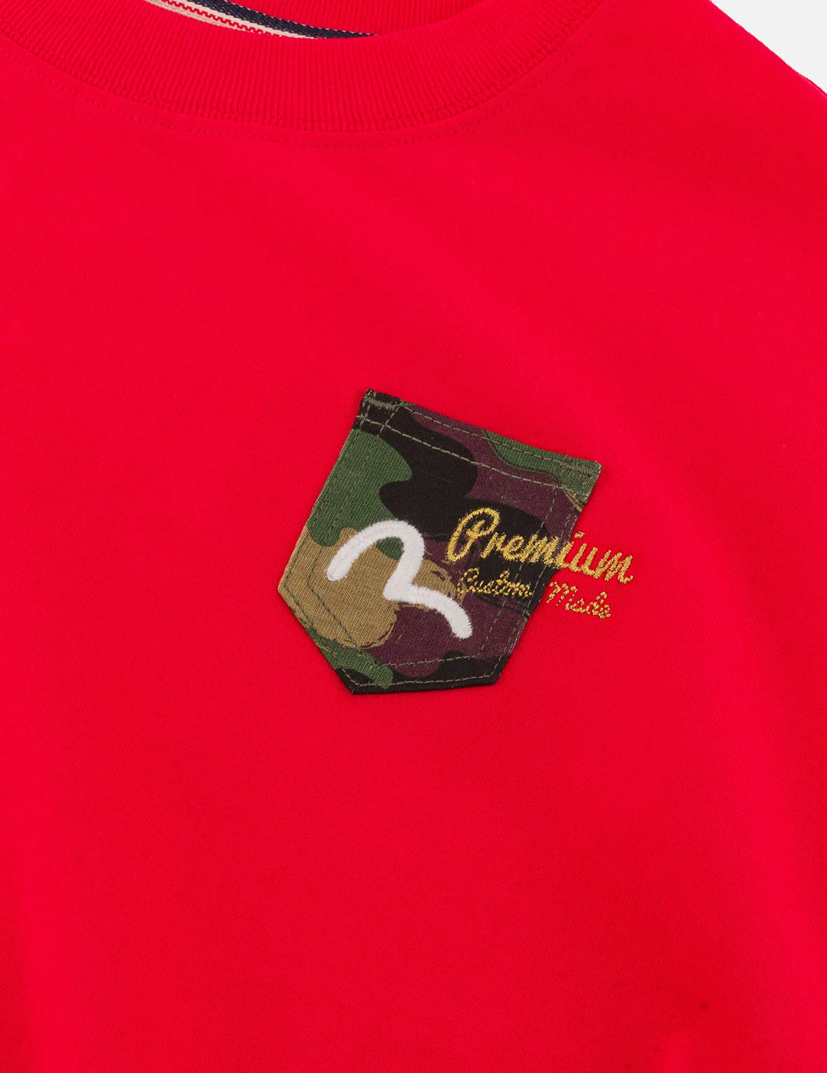 SPRING/ SUMMER COLLECTION 2025 Multi-embroidery and Multi-pocket Relax Fit T-shirt