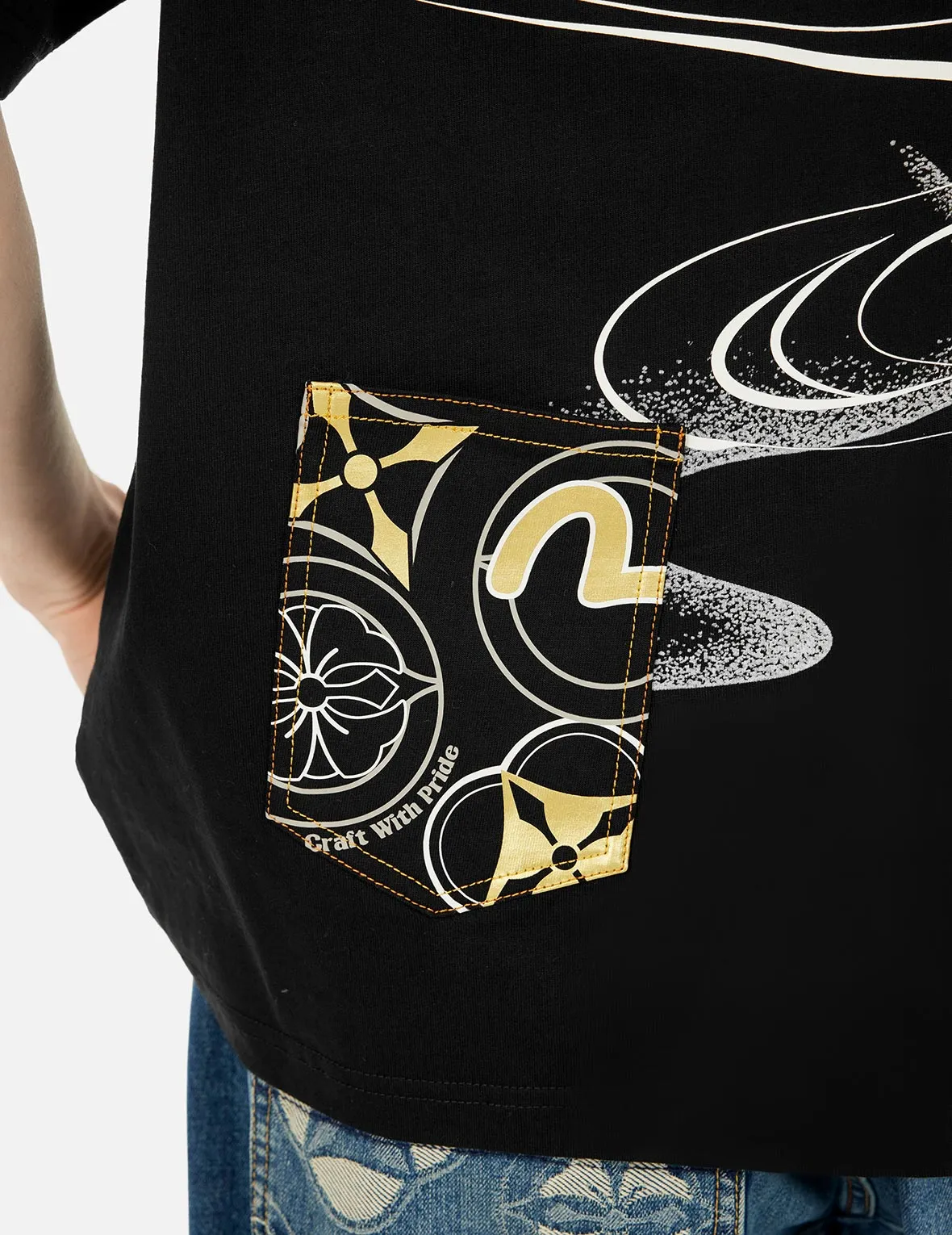 SPRING/ SUMMER COLLECTION 2025 Multi-Pocket and Multi-Print Loose Fit T-shirt