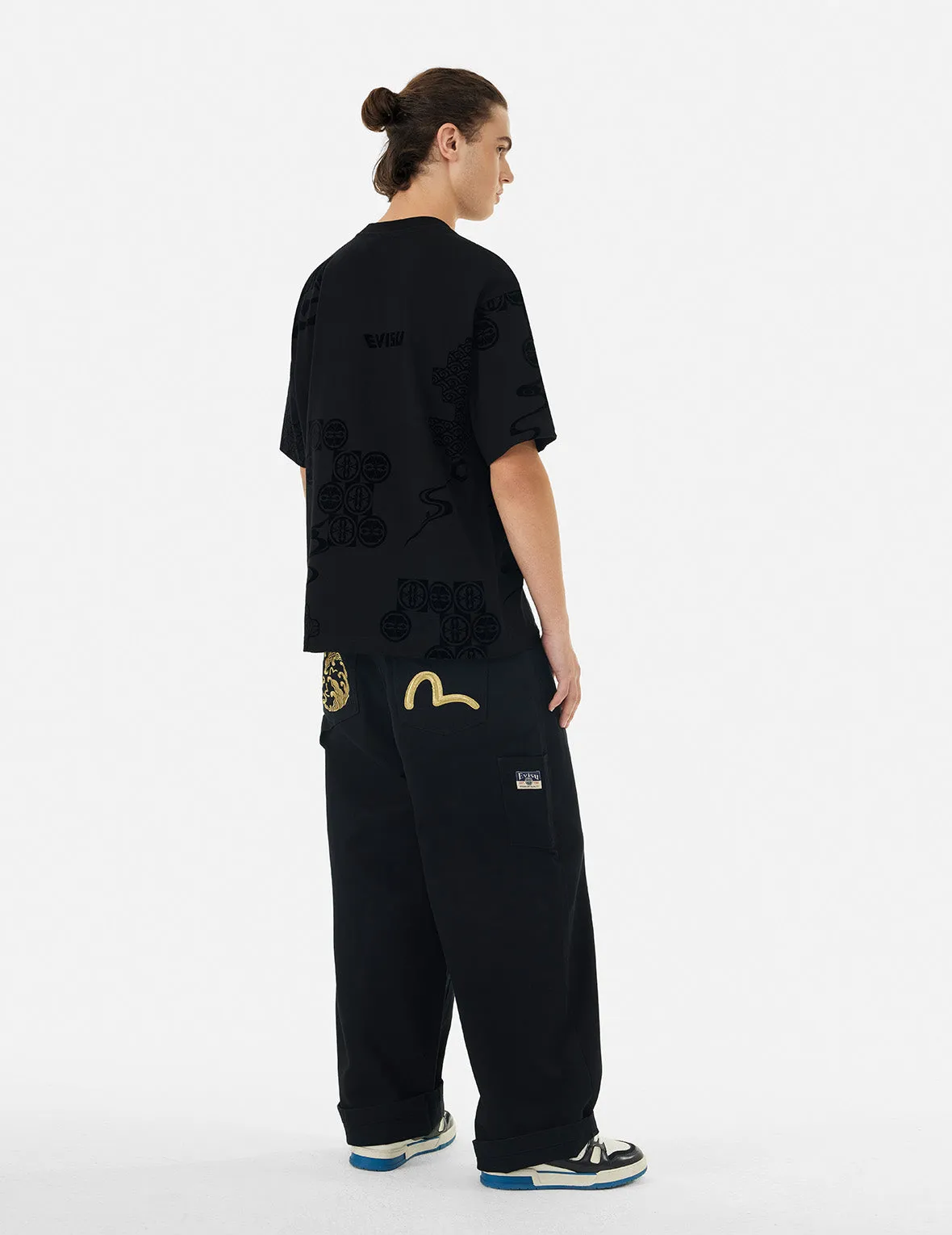 SPRING/ SUMMER COLLECTION 2025 Seagull Embroidery and Allover Flocking Patterns Relax Fit T-shirt