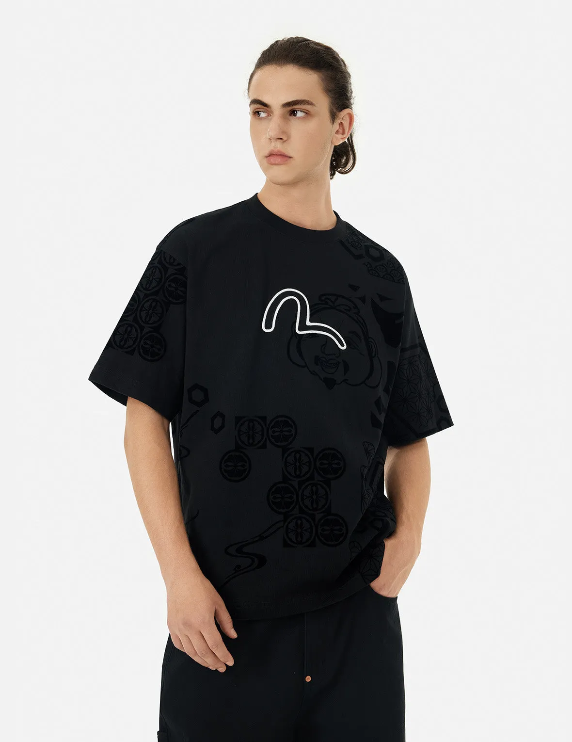 SPRING/ SUMMER COLLECTION 2025 Seagull Embroidery and Allover Flocking Patterns Relax Fit T-shirt