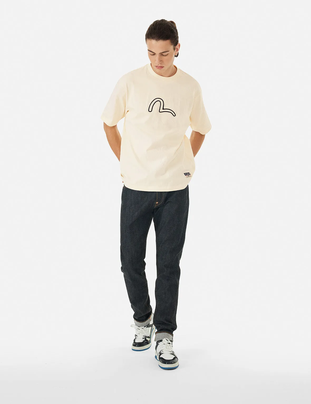 SPRING/ SUMMER COLLECTION 2025 Seagull Embroidery and Allover Flocking Patterns Relax Fit T-shirt